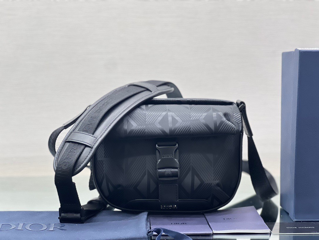 d*or explorer pouch in black cd Di*m*nd mirage ski capsule nylon