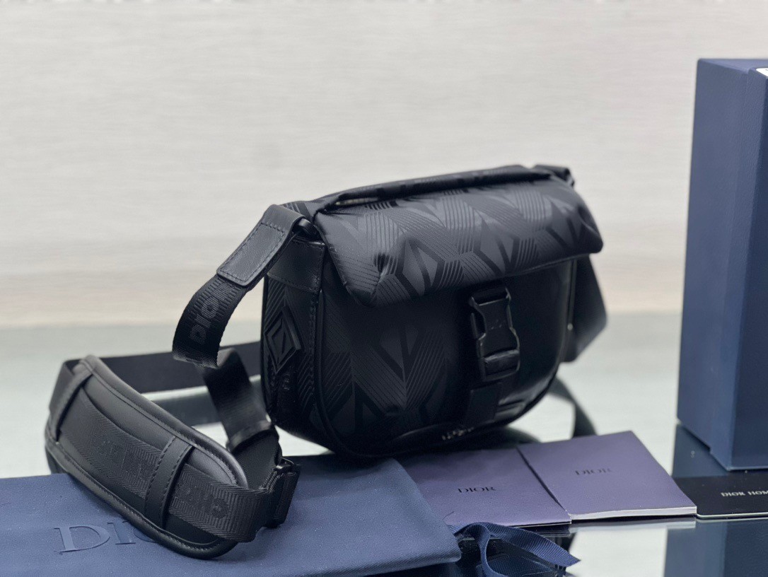 d*or explorer pouch in black cd Di*m*nd mirage ski capsule nylon