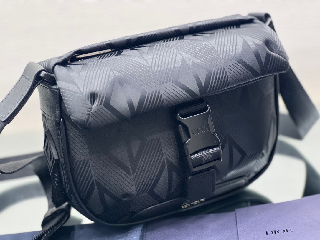 d*or explorer pouch in black cd Di*m*nd mirage ski capsule nylon