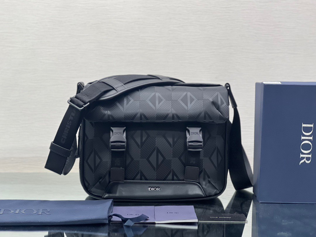 d*or explorer messenger bag in black cd Di*m*nd mirage ski capsule nylon