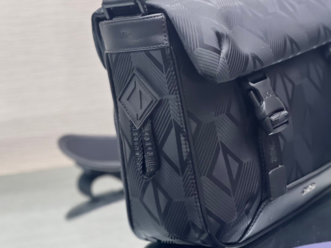 d*or explorer messenger bag in black cd Di*m*nd mirage ski capsule nylon