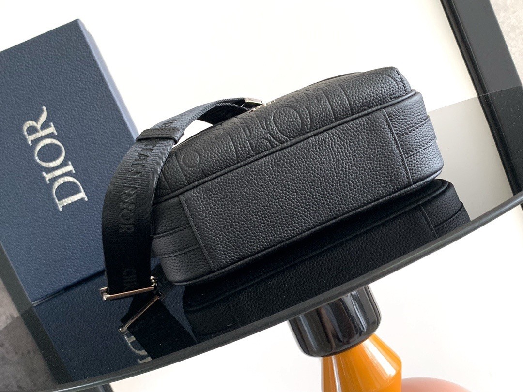 D*or rider 2.0 zipped messenger bag in black gravity leather