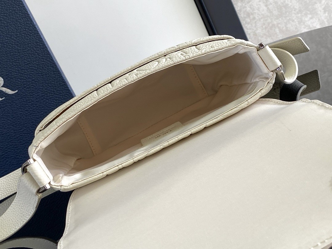 D*or men''s messenger bag with flap in beige gravity leather