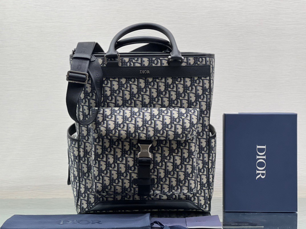 D*or explorer tote bag beige and black D*or oblique jacquard