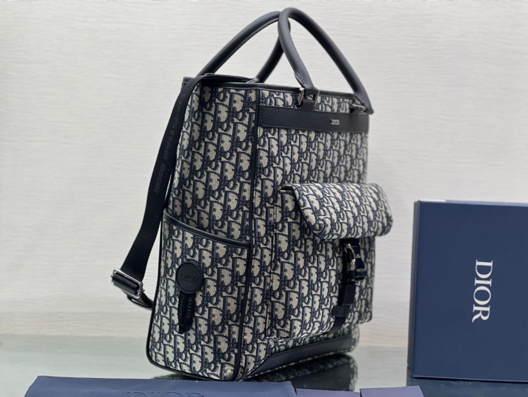 D*or explorer tote bag beige and black D*or oblique jacquard