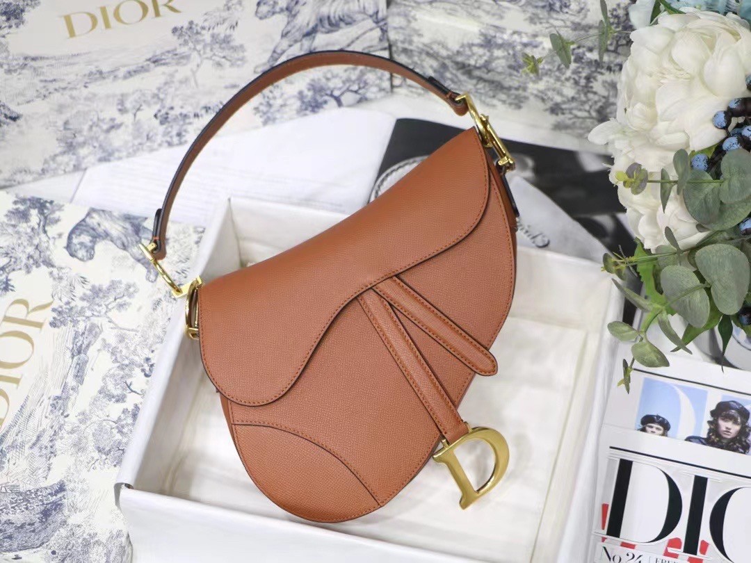 D*or saddle bag in brown grained calfskin