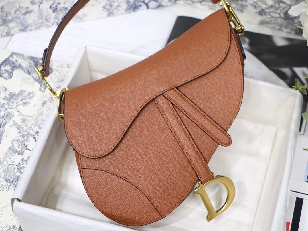 D*or saddle bag in brown grained calfskin