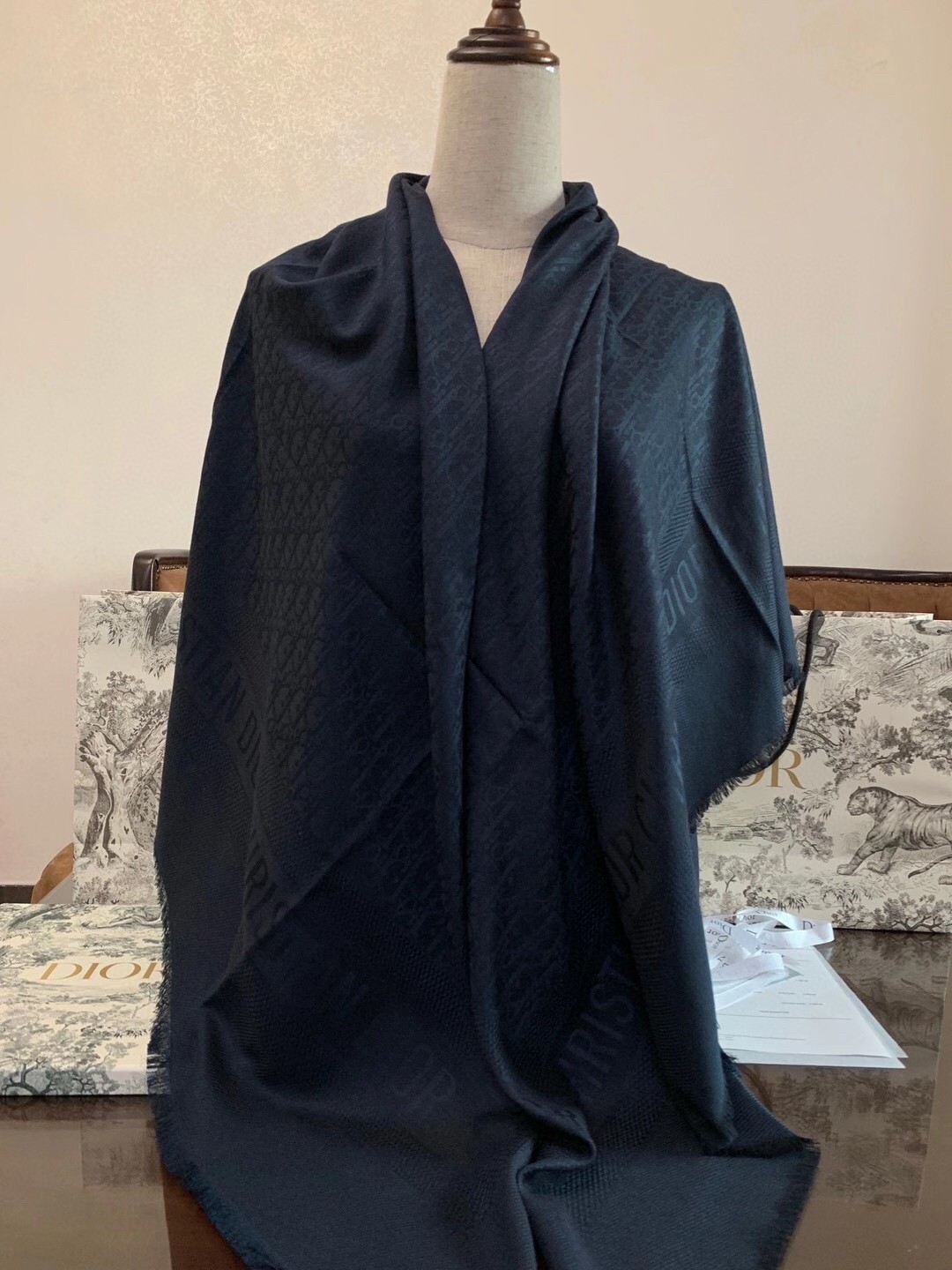 D*or navy blue oblique shawl 140 cm