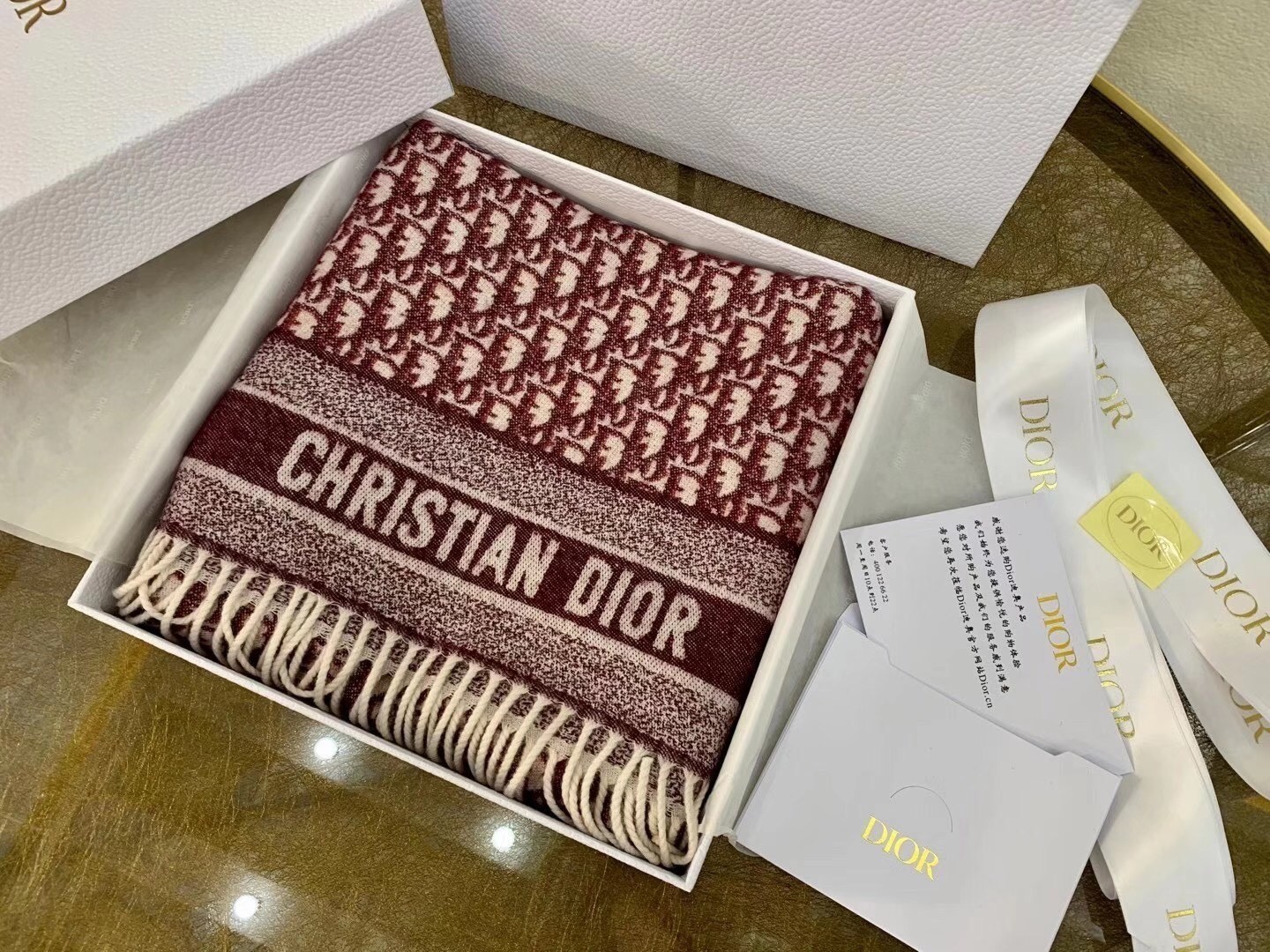 D*or oblique scarf in burgundy cashmere