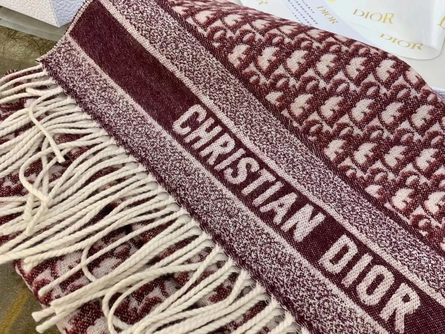 D*or oblique scarf in burgundy cashmere