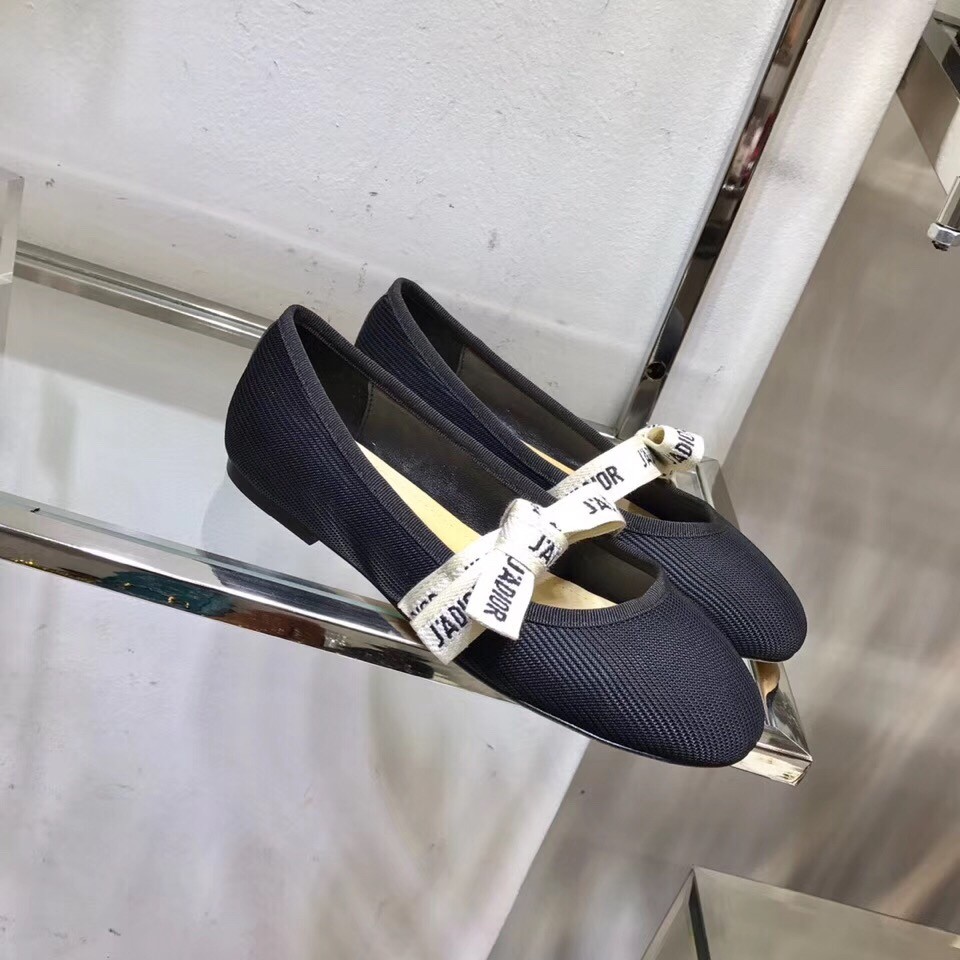 D*or miss j