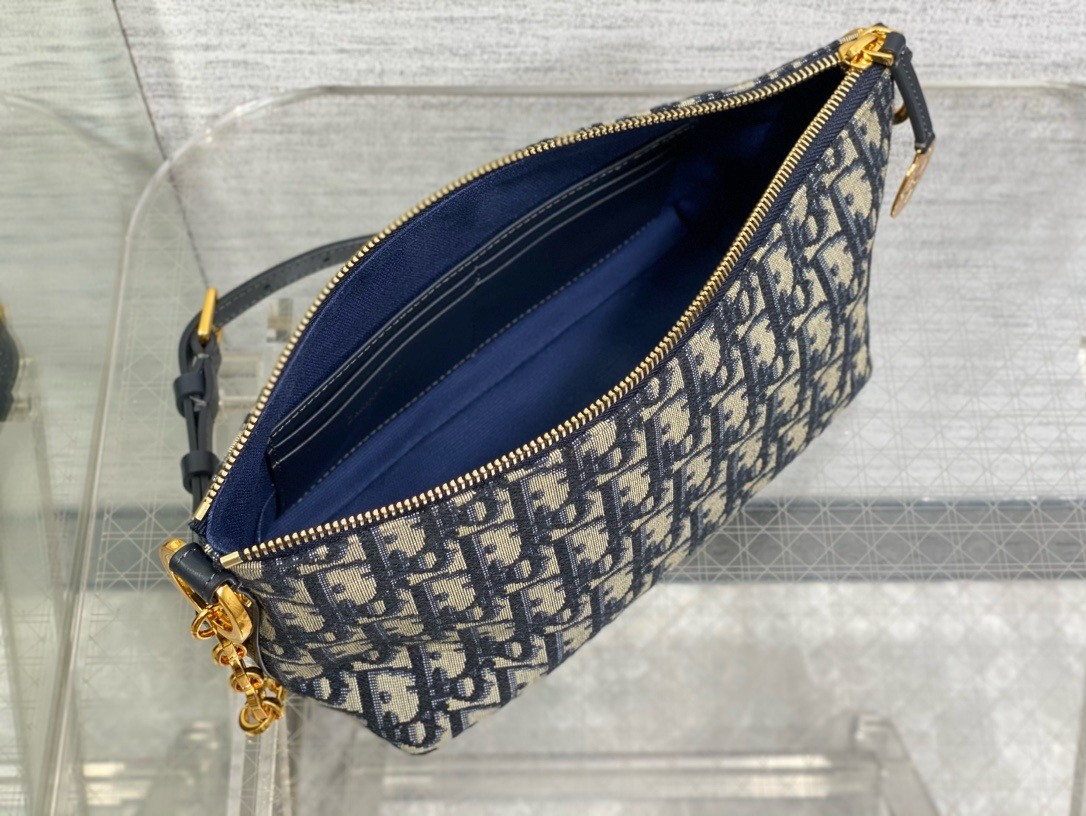 D*or D*orstar hobo bag with chain in blue oblique jacquard