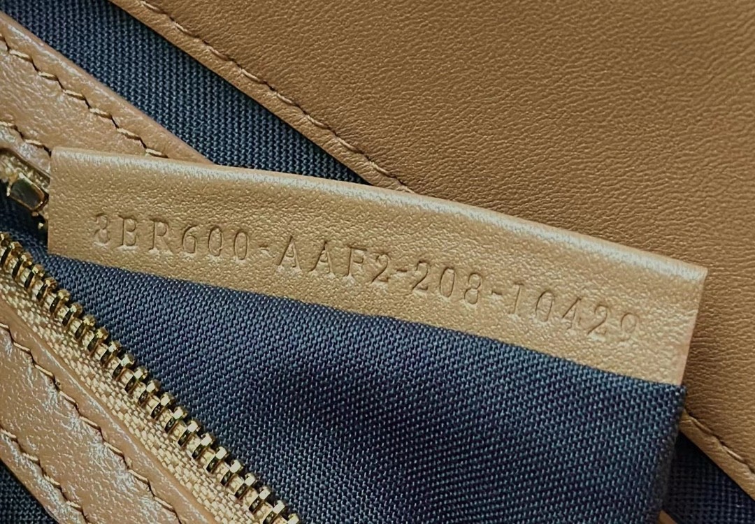 F**di medium baguette bag in beige ff nappa leather
