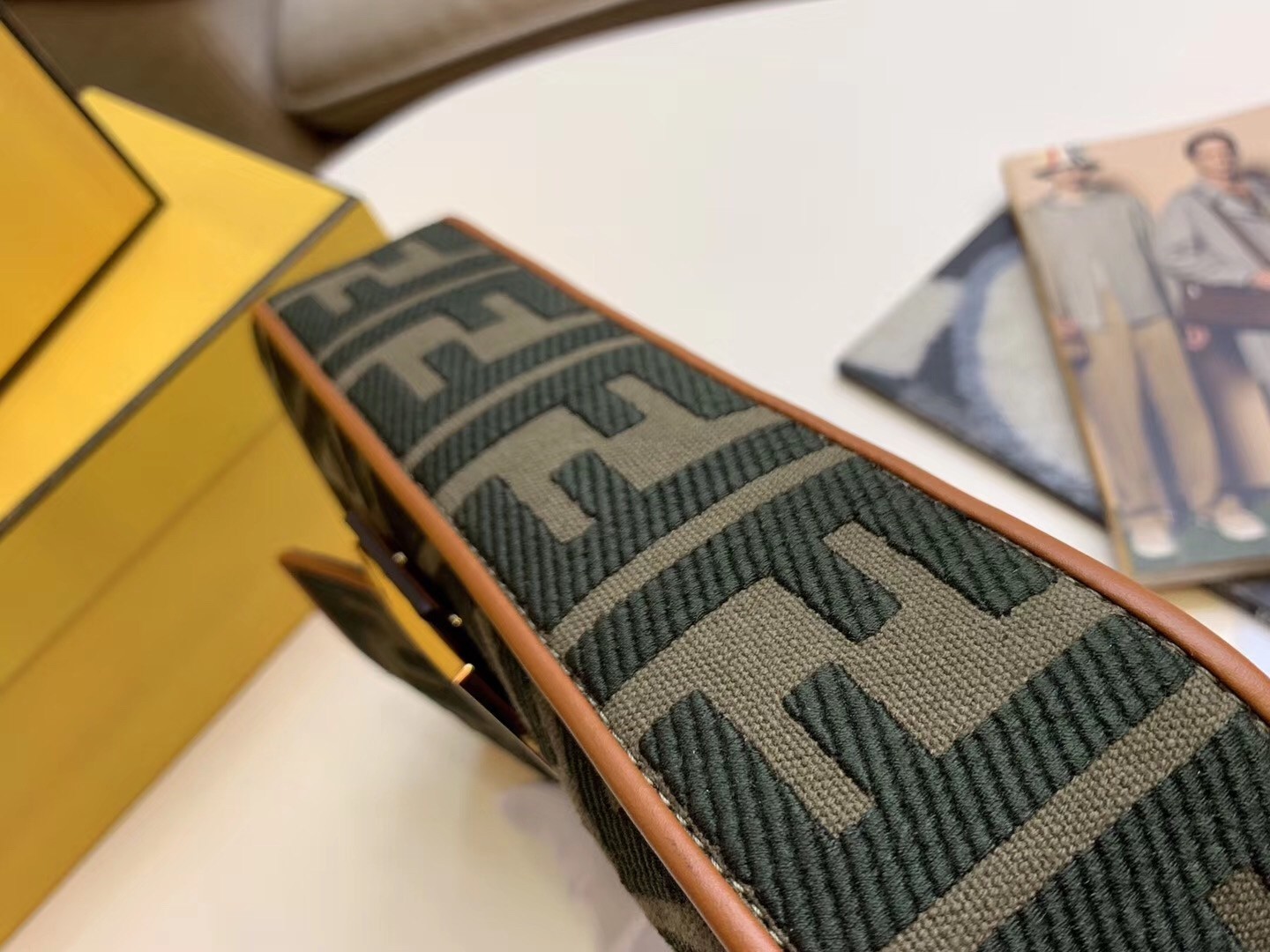 f**di baguette medium bag in green De*1m