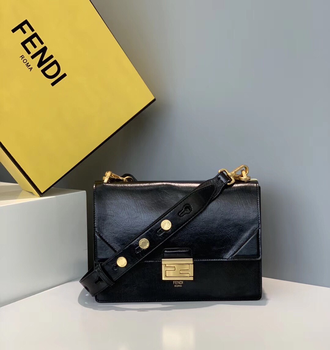 F**di kan u bag in black glossy lambskin