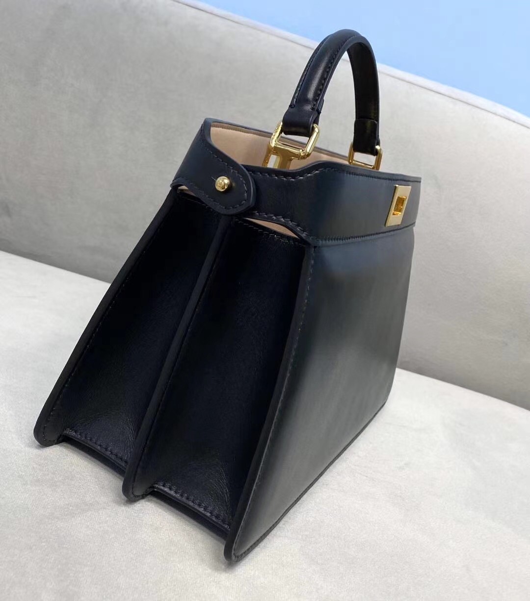 F**di peekaboo iseeu east-west bag in black nappa