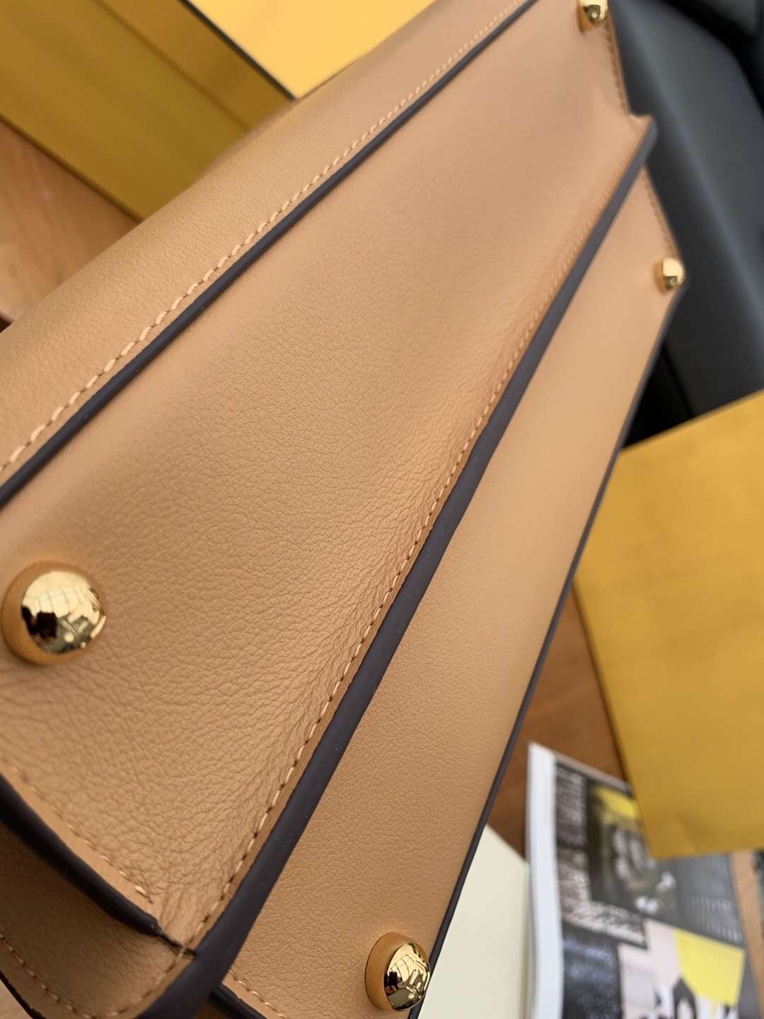 F**di peekaboo iseeu medium bag in beige leather