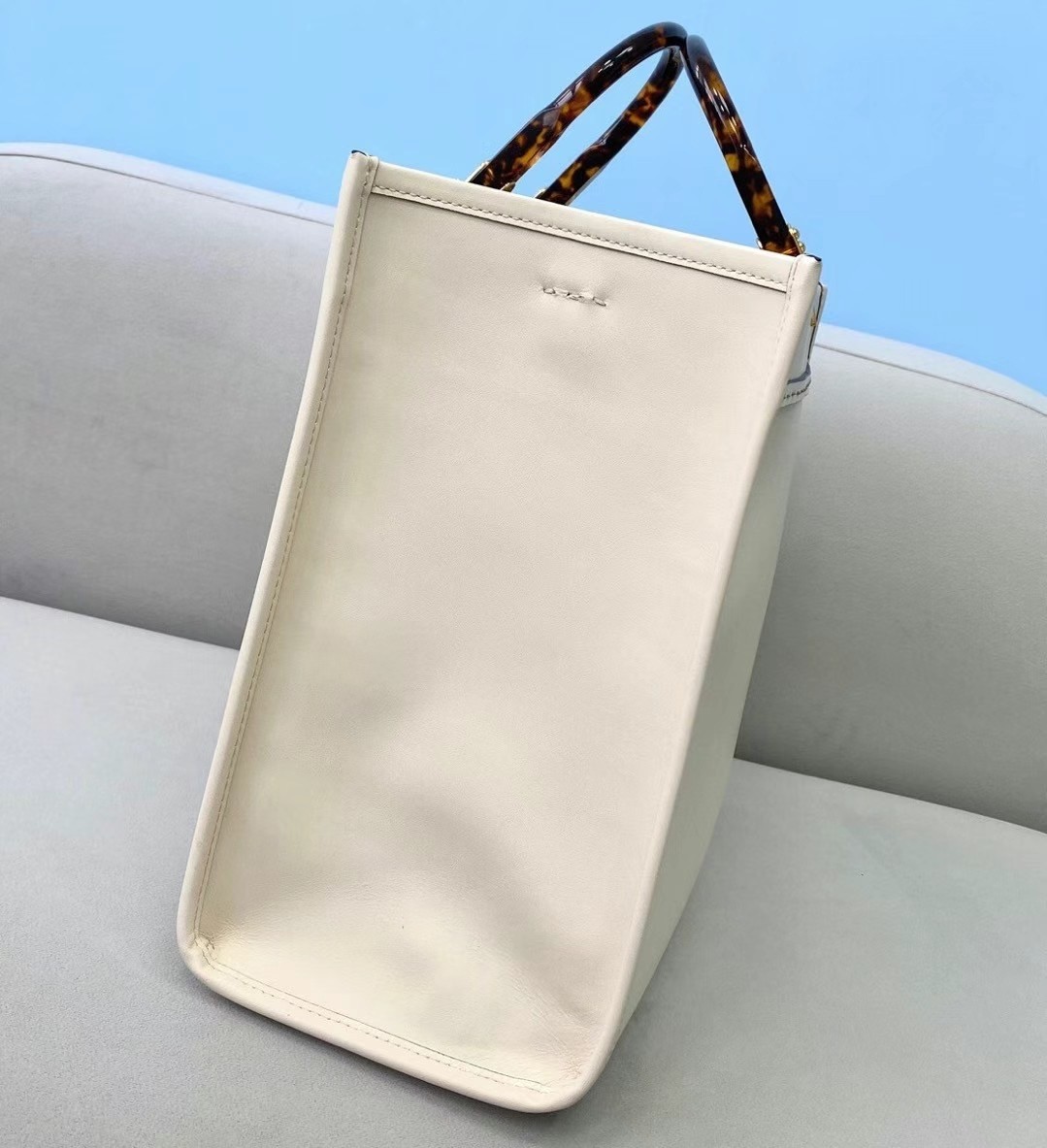 F**di sunshine medium shopper bag in white calfskin