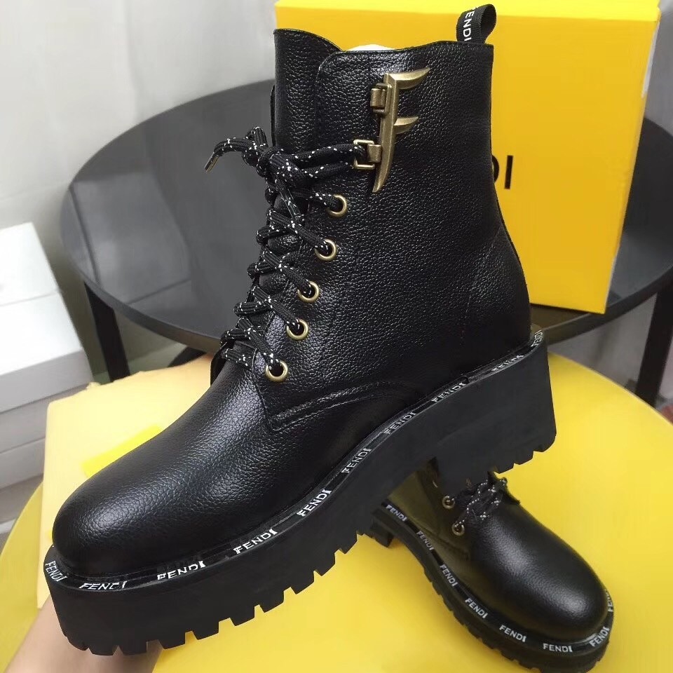 F**di ffreedom ankle boots in black grained leather