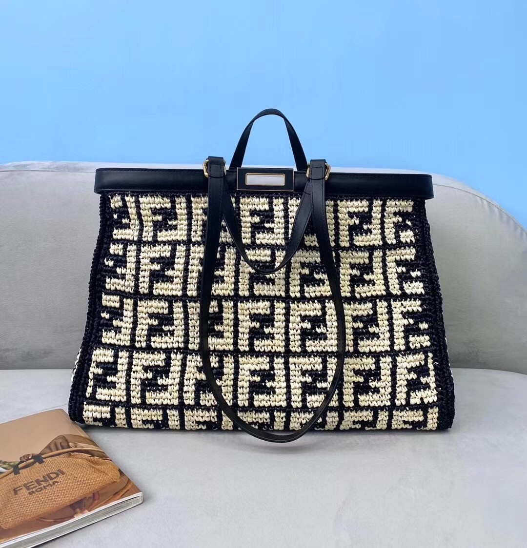 F**di peekaboo x-tote shopper in black ff raffia