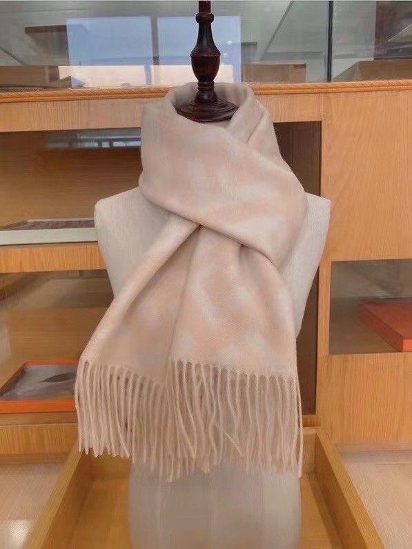 F**di beige cashmere ff long scarf