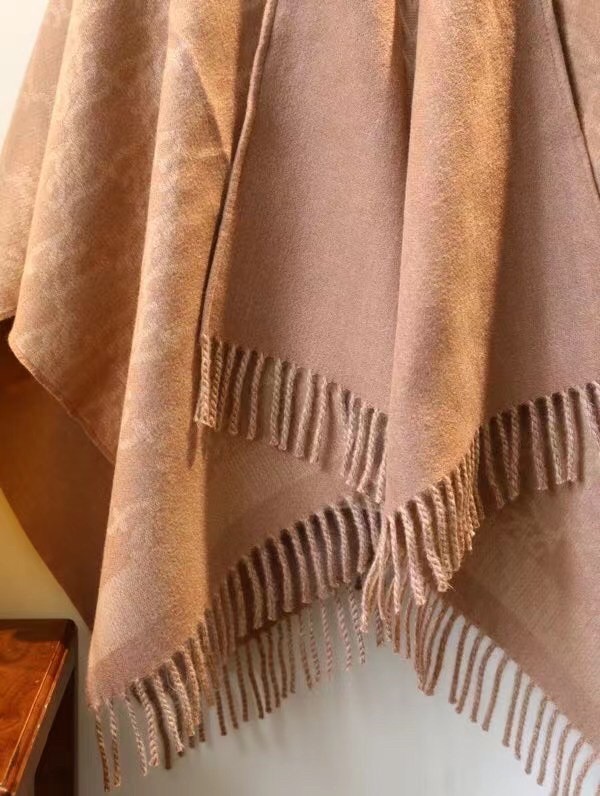 F**di karl poncho in beige wool and cashmere