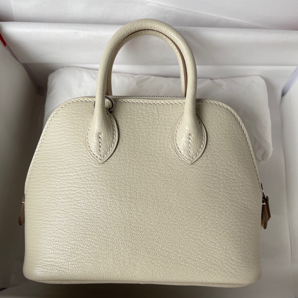 H**mes bolide 1923 mini handmade bag in craie chevre mysore leather