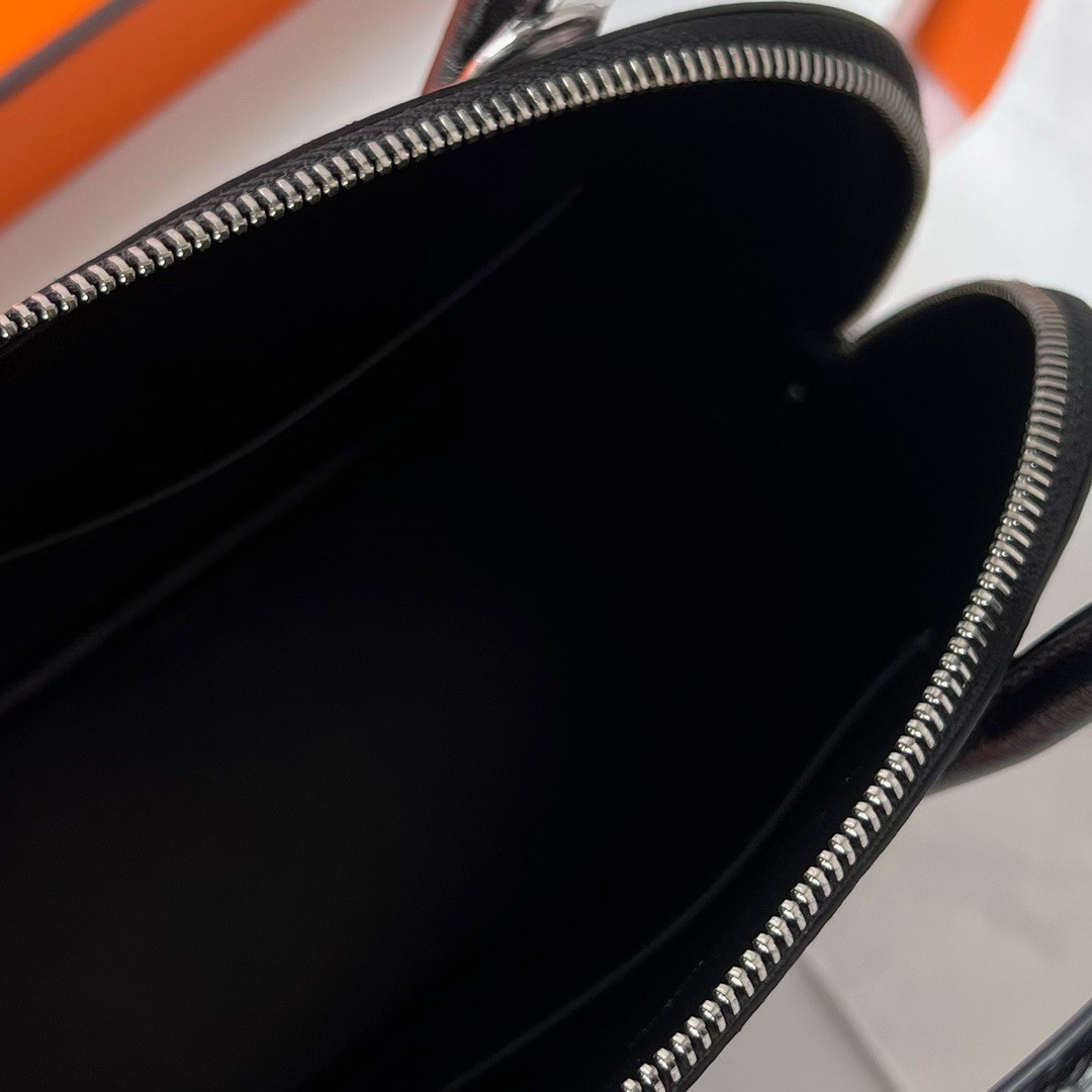 H**mes bolide 1923 25 handmade bag in black chevre mysore leather