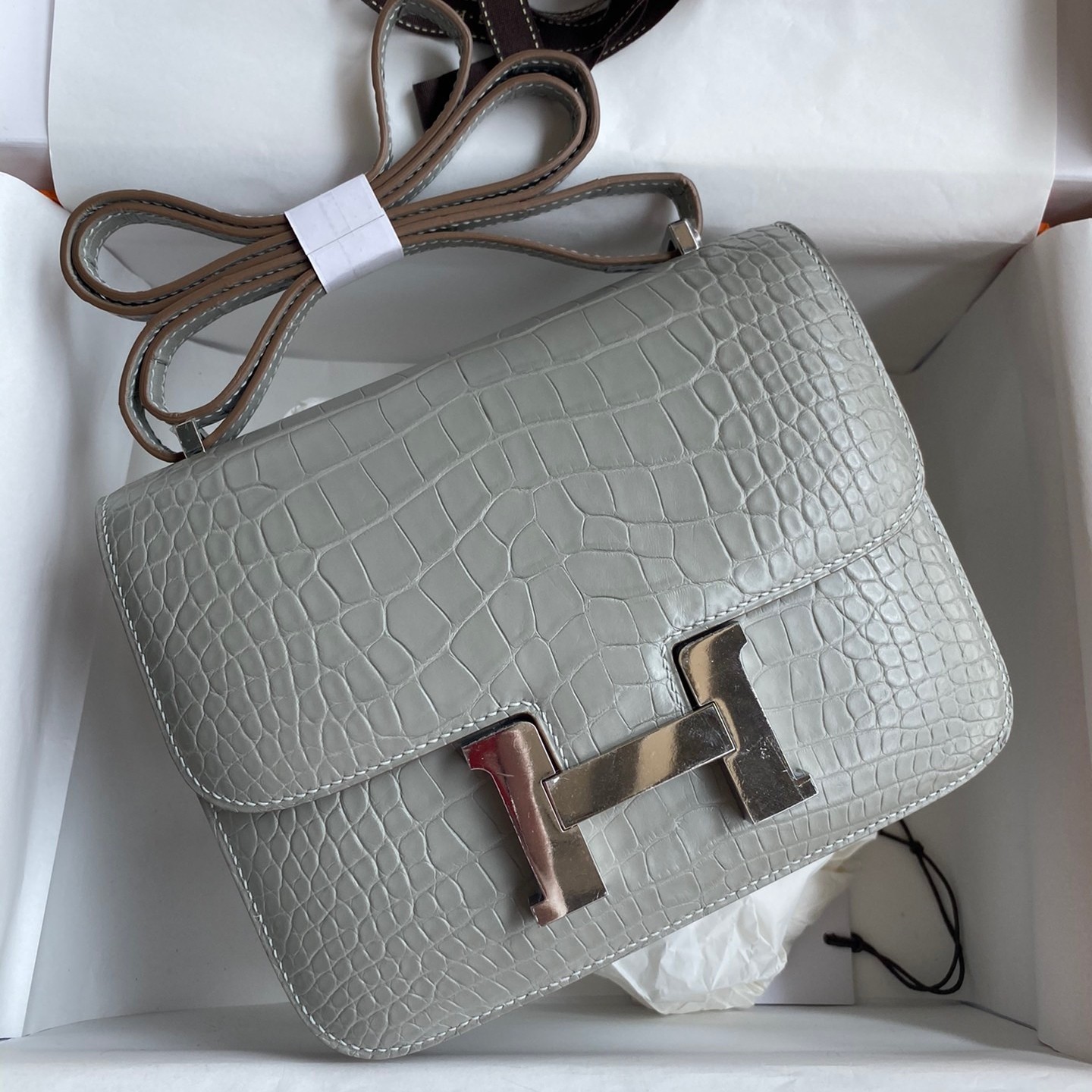 H**mes constance 18 handmade bag in grey matte alligator leather