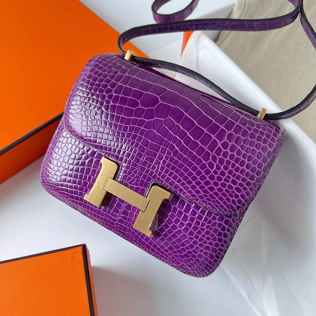 H**mes constance 18 handmade bag in purple shiny alligator leather