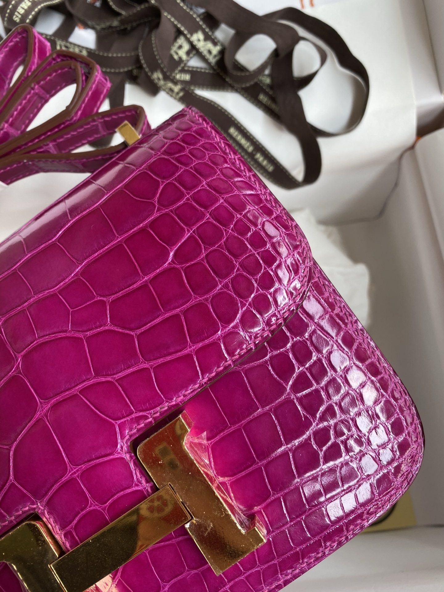 H**mes constance 18 handmade bag in rose scheherazade shiny alligator leather
