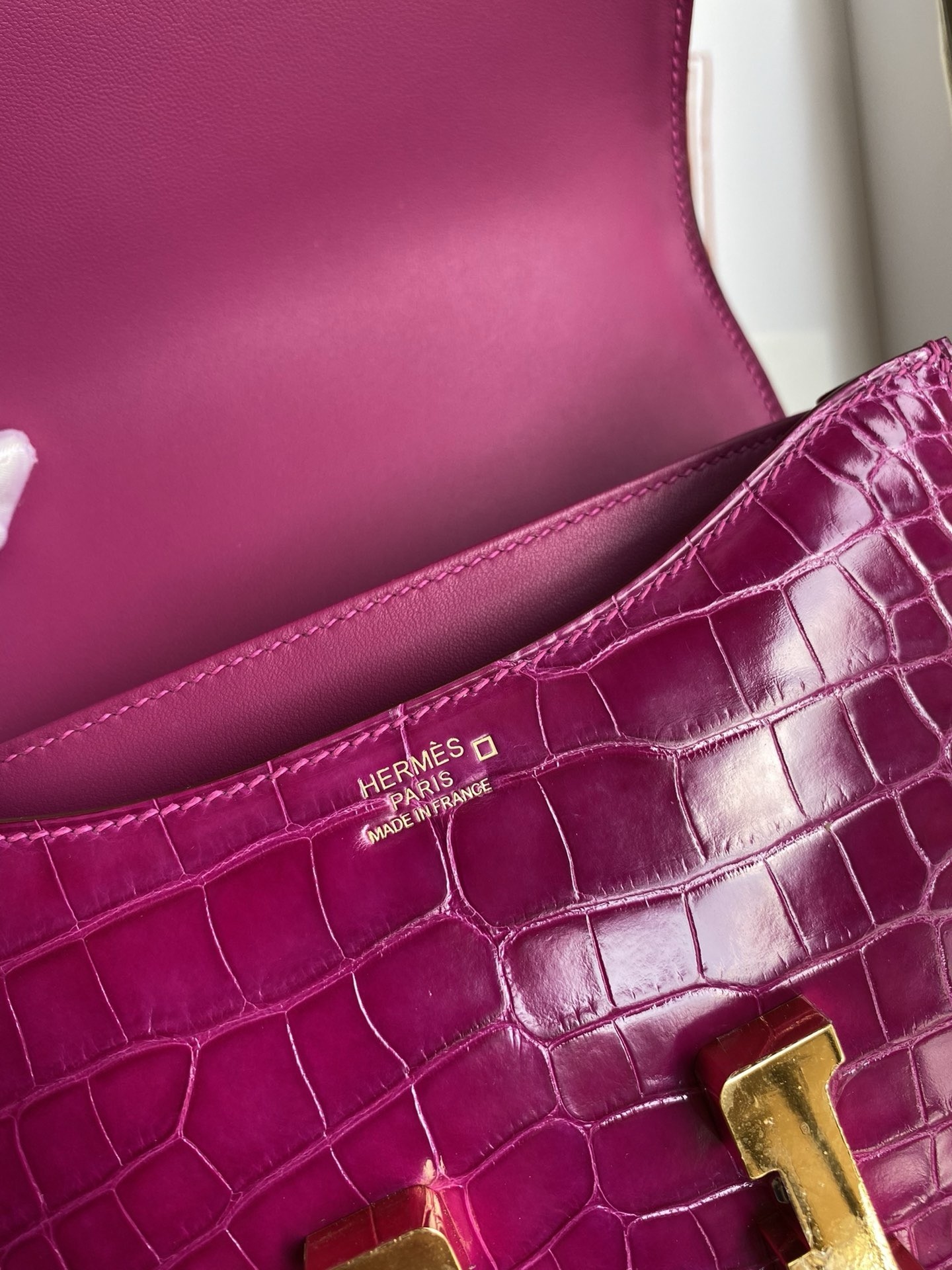 H**mes constance 18 handmade bag in rose scheherazade shiny alligator leather