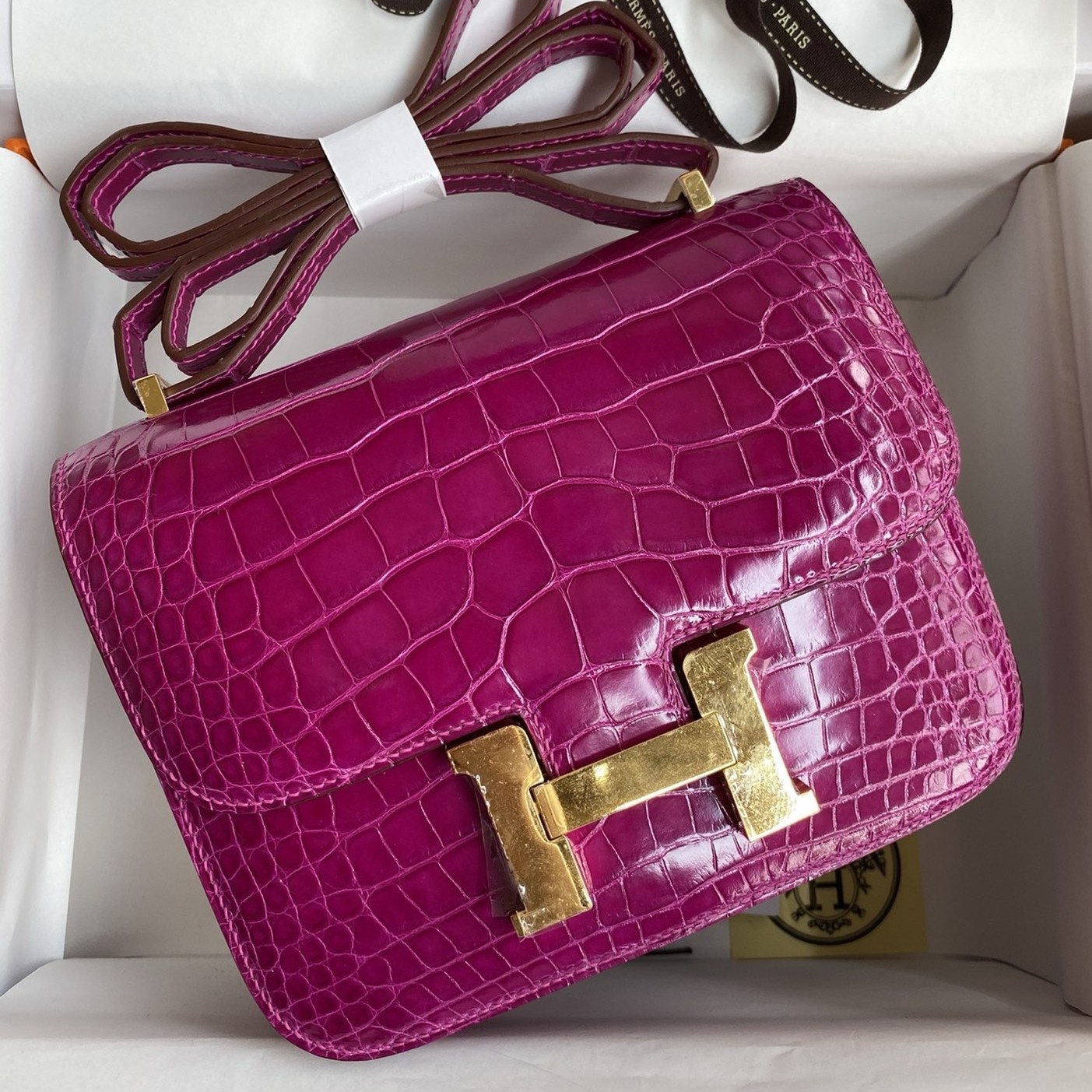H**mes constance 18 handmade bag in rose scheherazade shiny alligator leather