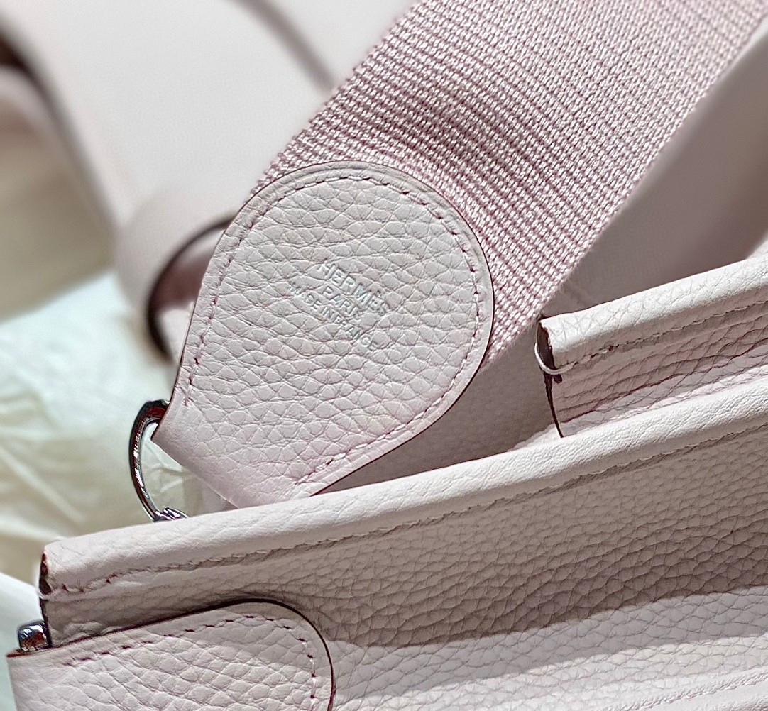 H**mes evelyne iii 29 bag in mauve pale clemence leather