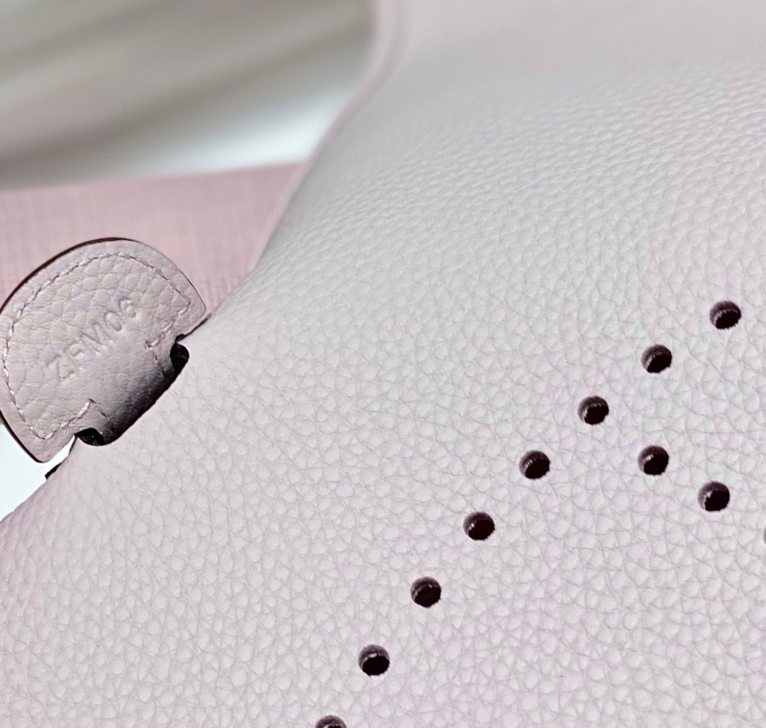H**mes evelyne iii 29 bag in mauve pale clemence leather