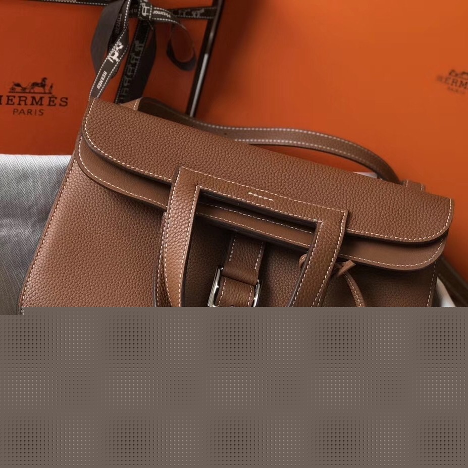 H**mes halzan 31cm bag in gold clemence leather
