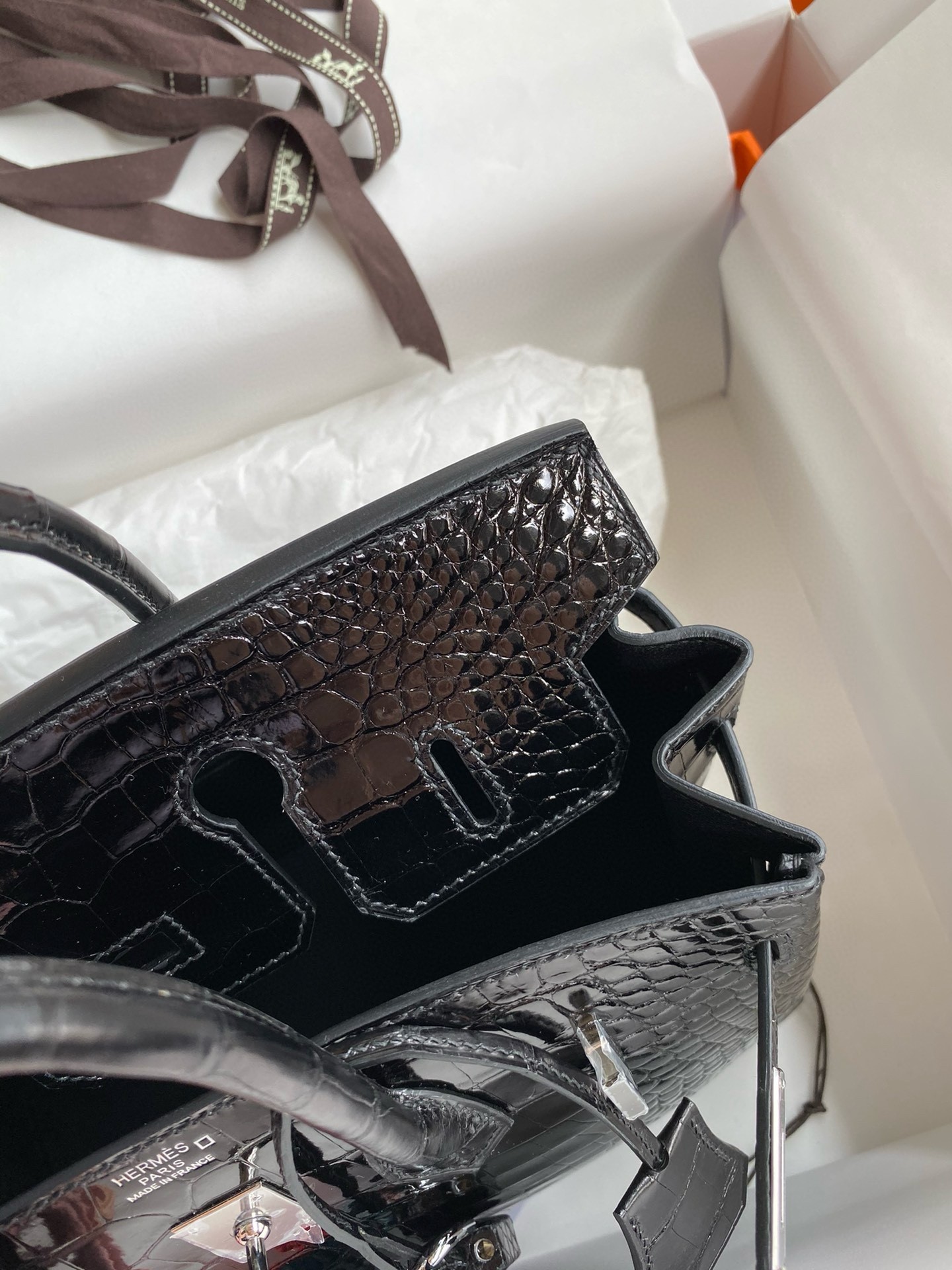 H**mes birkin 25 retourne handmade bag in black shiny alligator leather