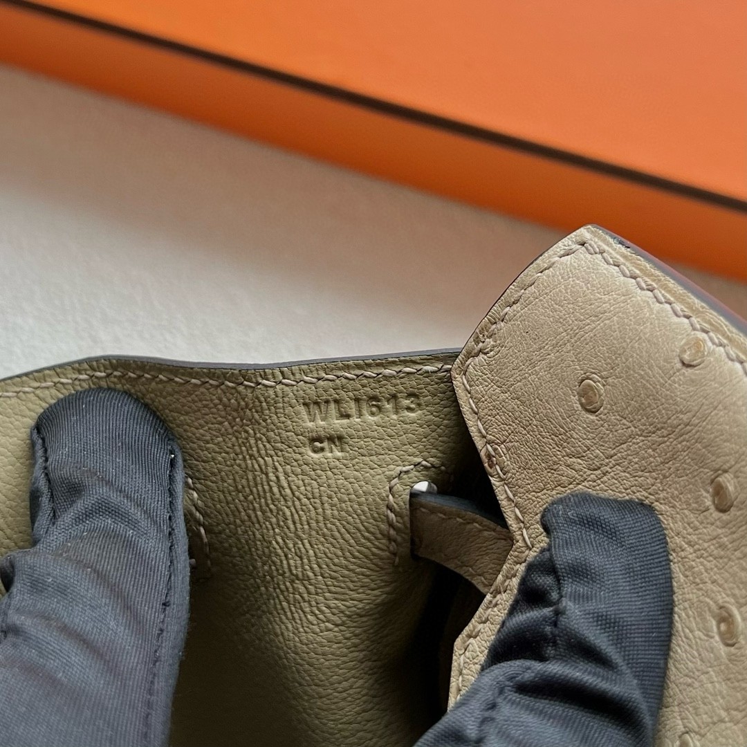 H**mes birkin 25 retourne handmade bag in trench ostrich leather
