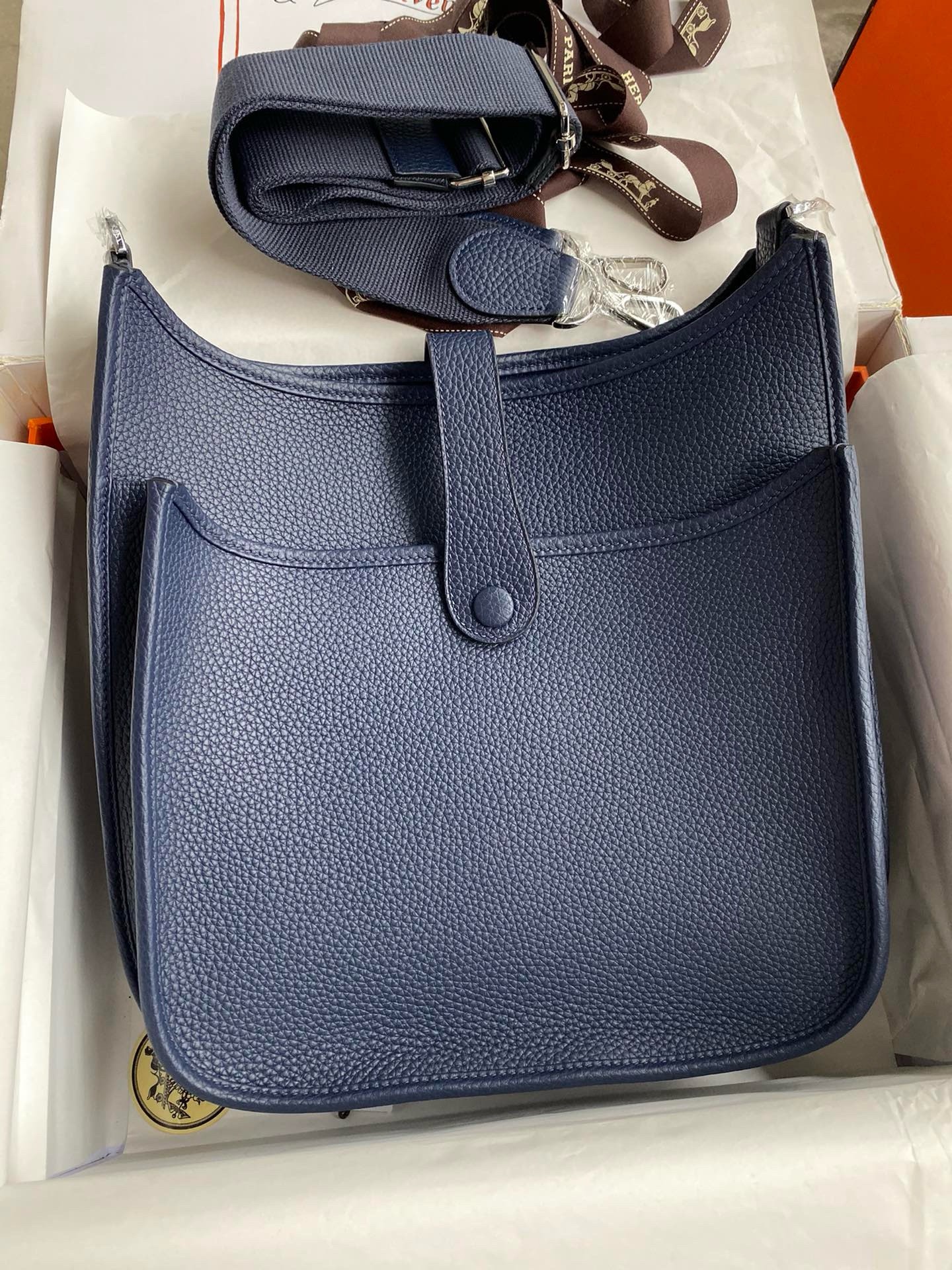 H**mes evelyne iii pm 29 handmade bag in blue saphir clemence leather