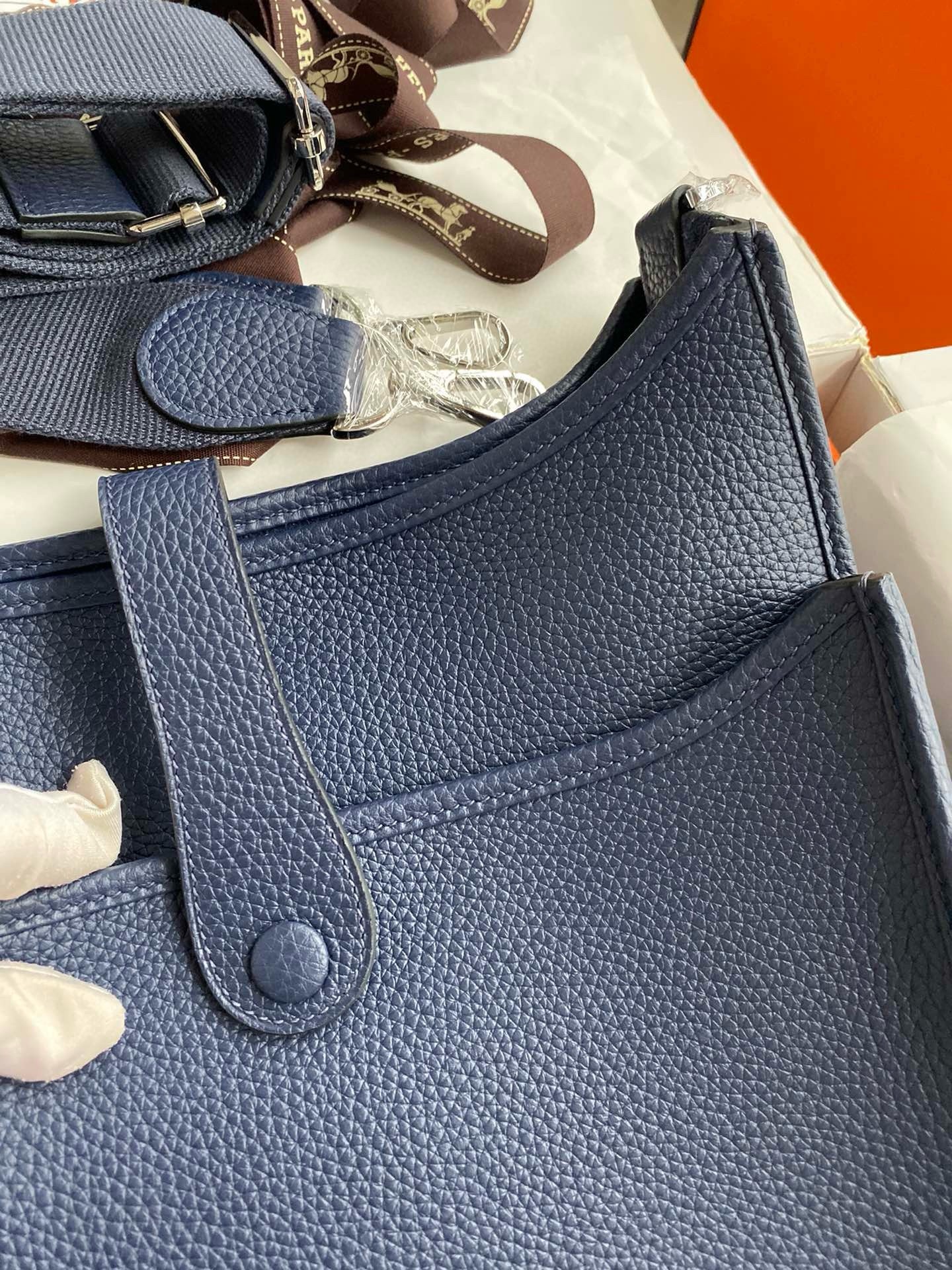 H**mes evelyne iii pm 29 handmade bag in blue saphir clemence leather