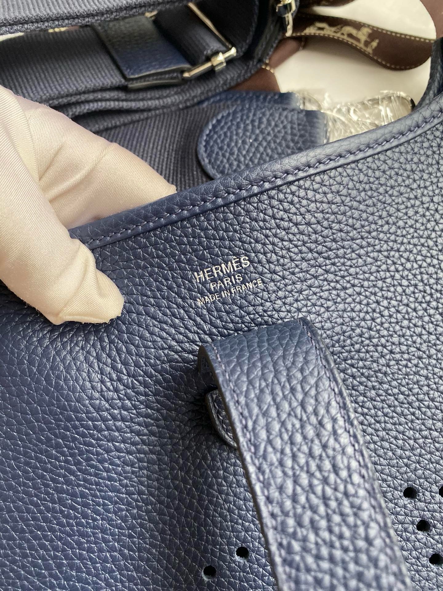 H**mes evelyne iii pm 29 handmade bag in blue saphir clemence leather