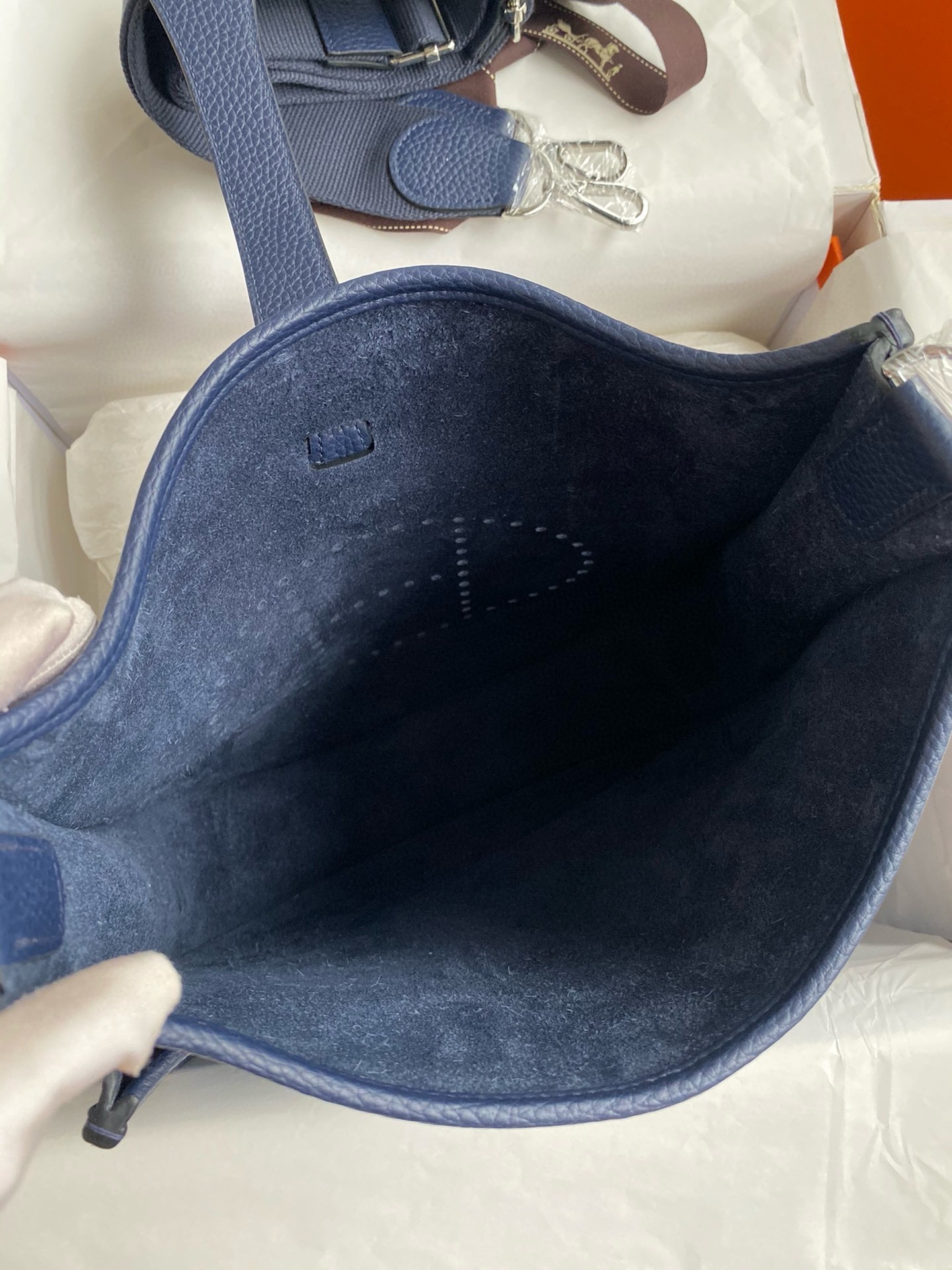 H**mes evelyne iii pm 29 handmade bag in blue saphir clemence leather