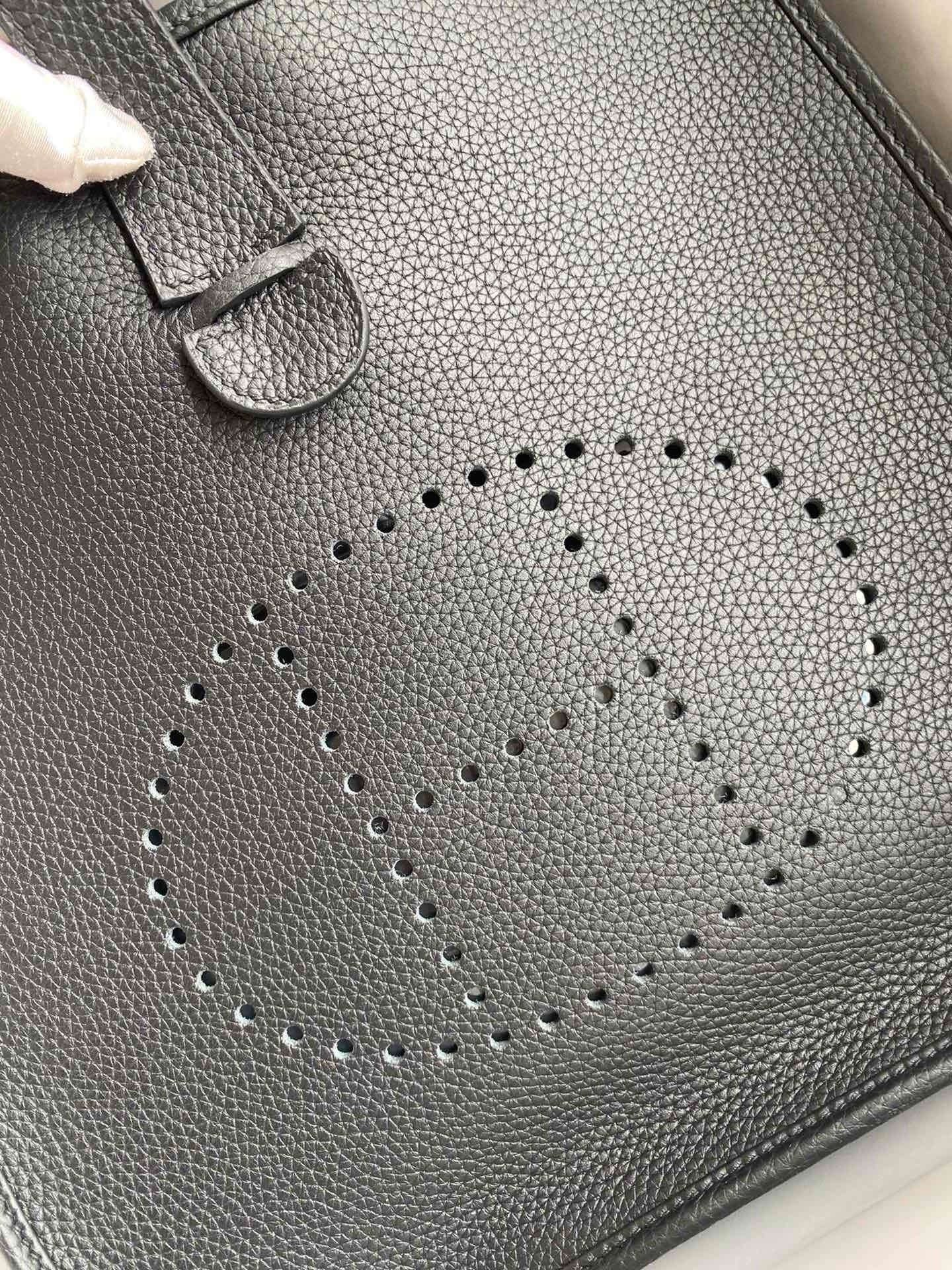 H**mes evelyne iii pm 29 handmade bag in black clemence leather