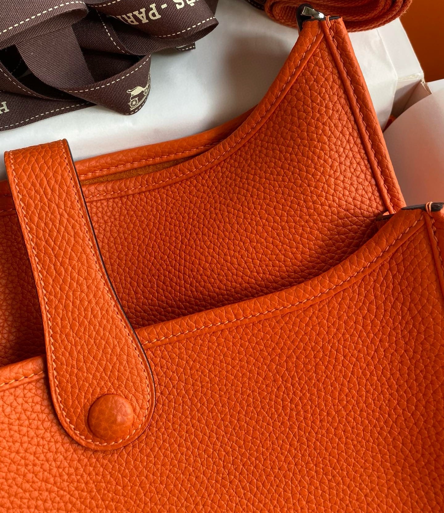 H**mes evelyne iii pm 29 handmade bag in orange clemence leather
