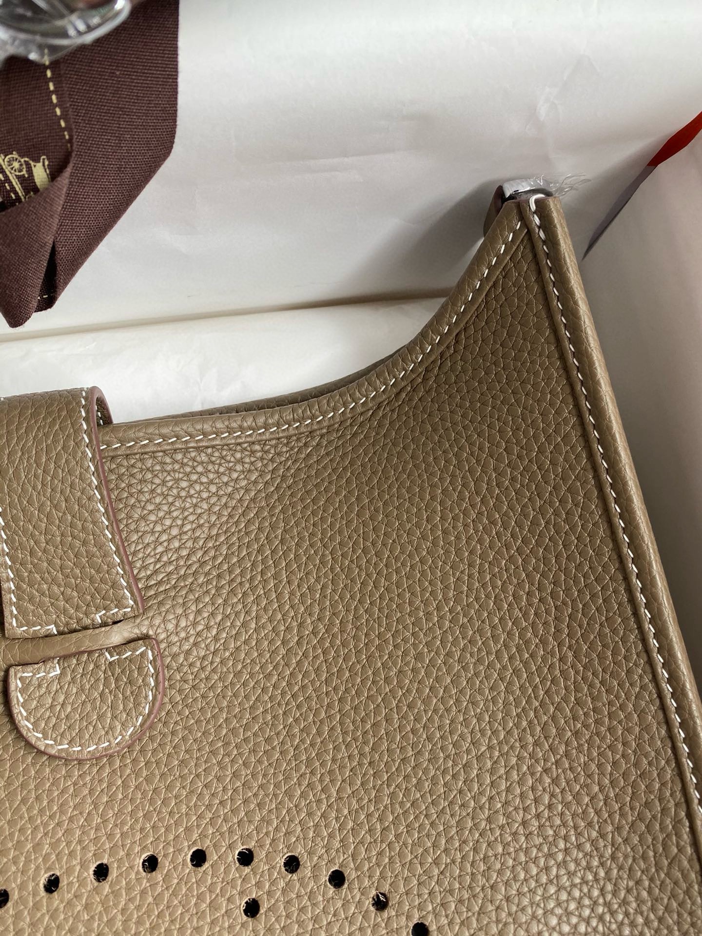 H**mes evelyne iii pm 29 handmade bag in taupe clemence leather