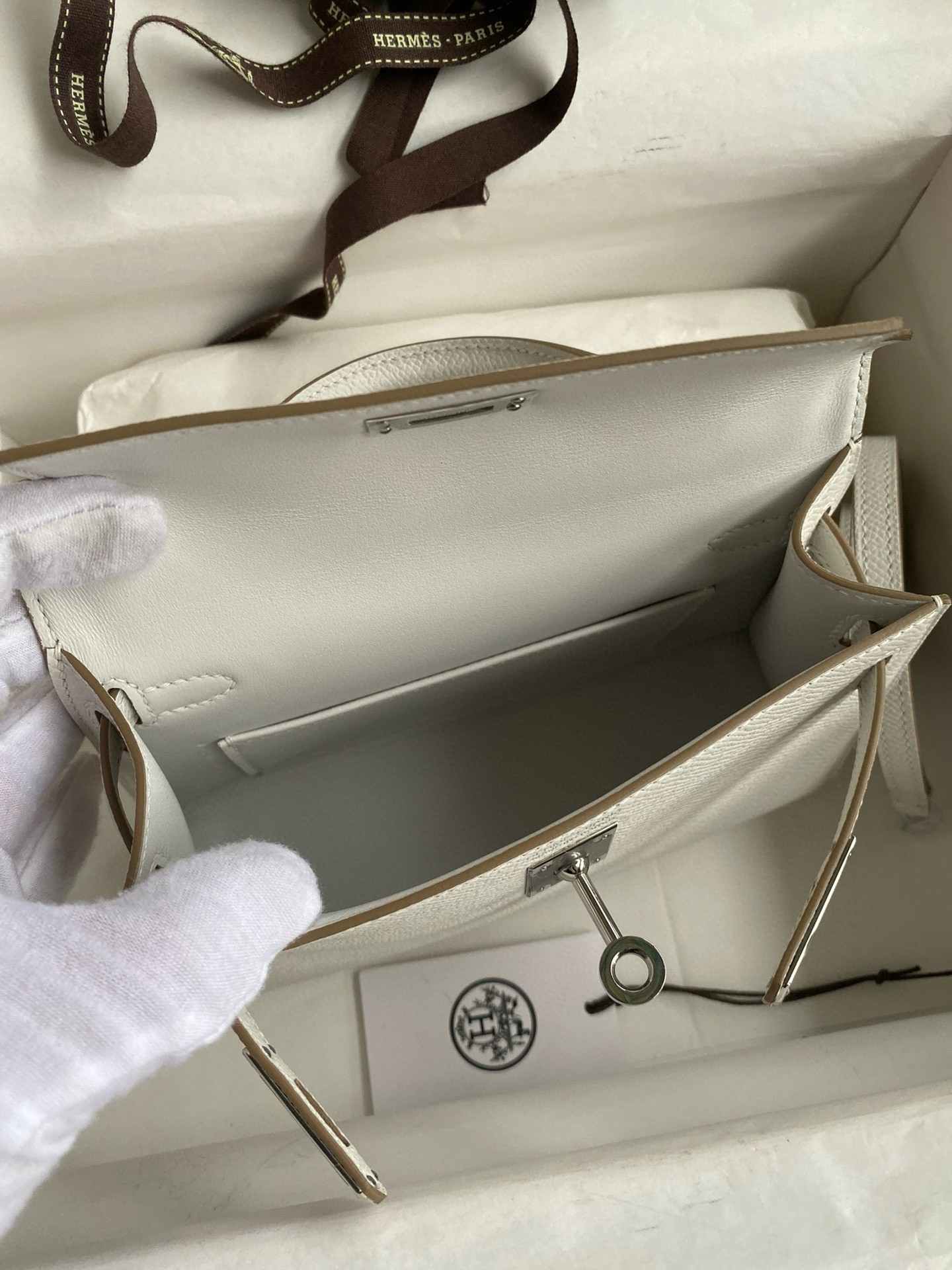 H**mes kelly mini ii sellier handmade bag in gris pale epsom calfskin