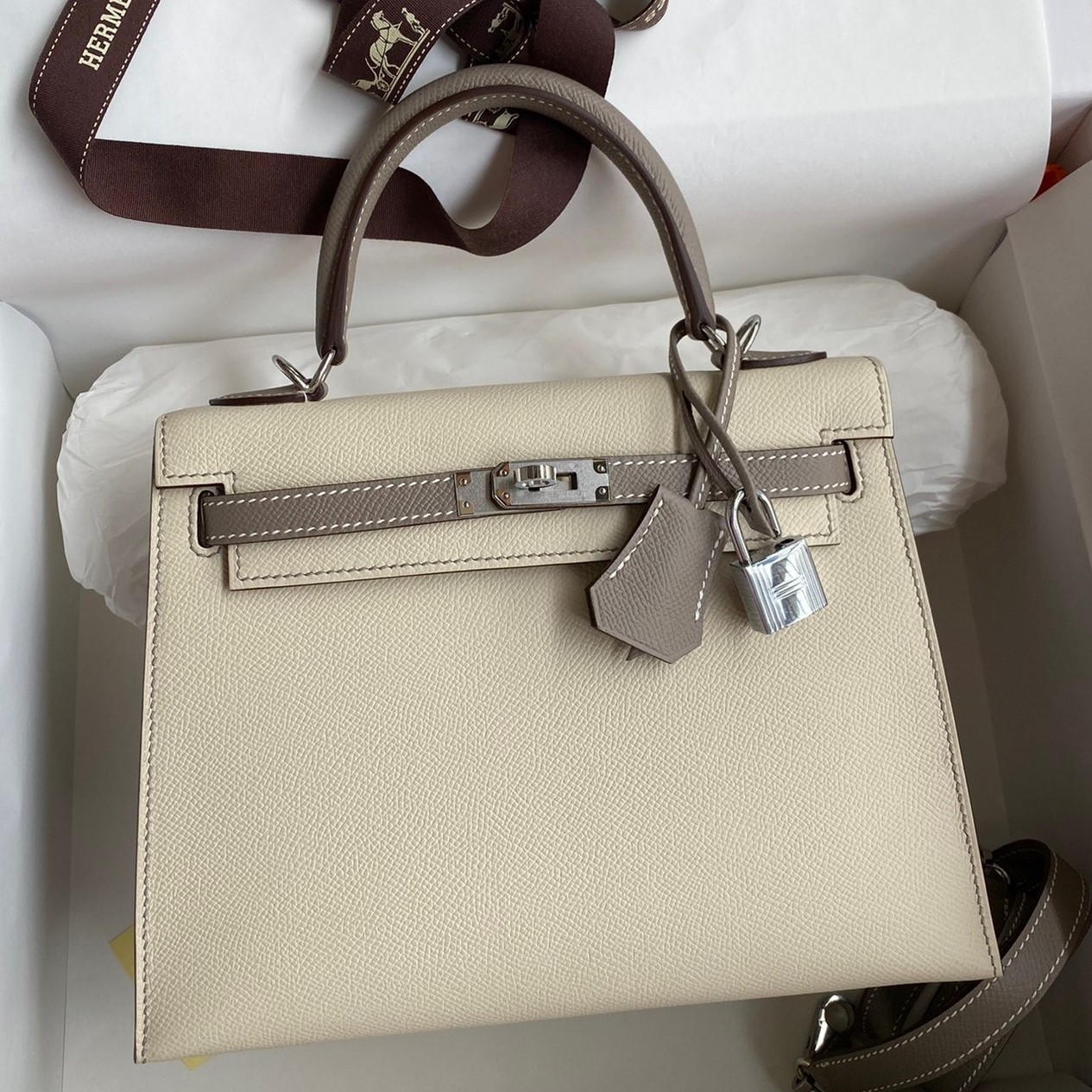H**mes kelly sellier 25 bicolor bag in craie and gris asphalt epsom calfskin