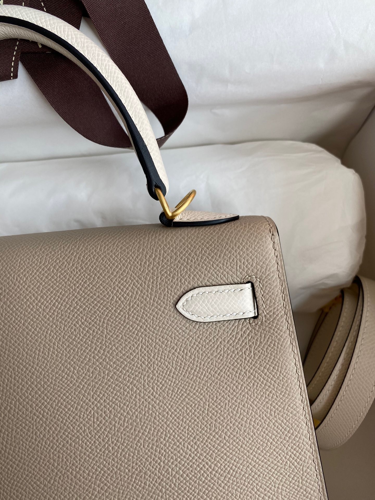 H**mes kelly sellier 25 bicolor bag in trench and craie epsom calfskin