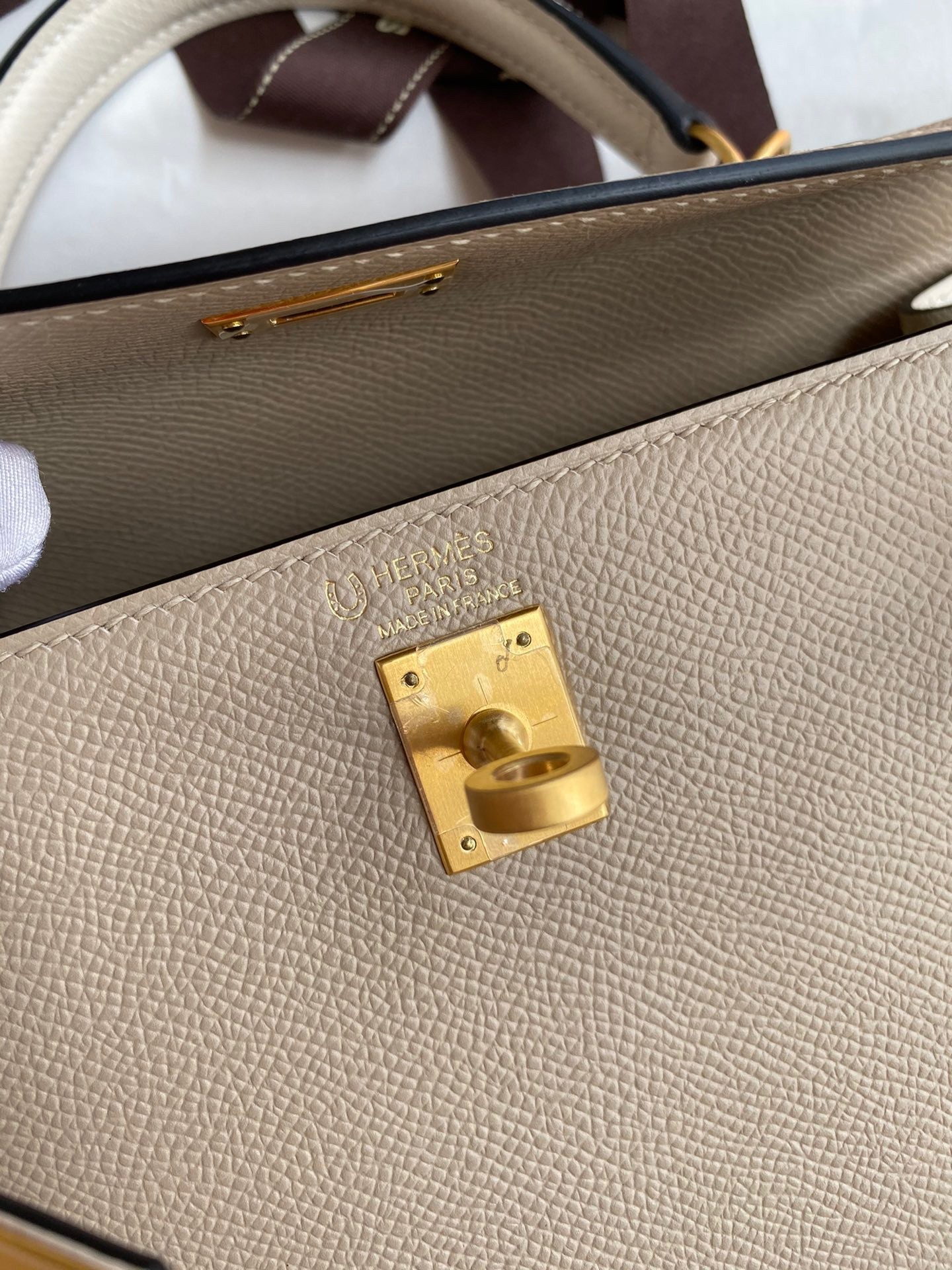 H**mes kelly sellier 25 bicolor bag in trench and craie epsom calfskin