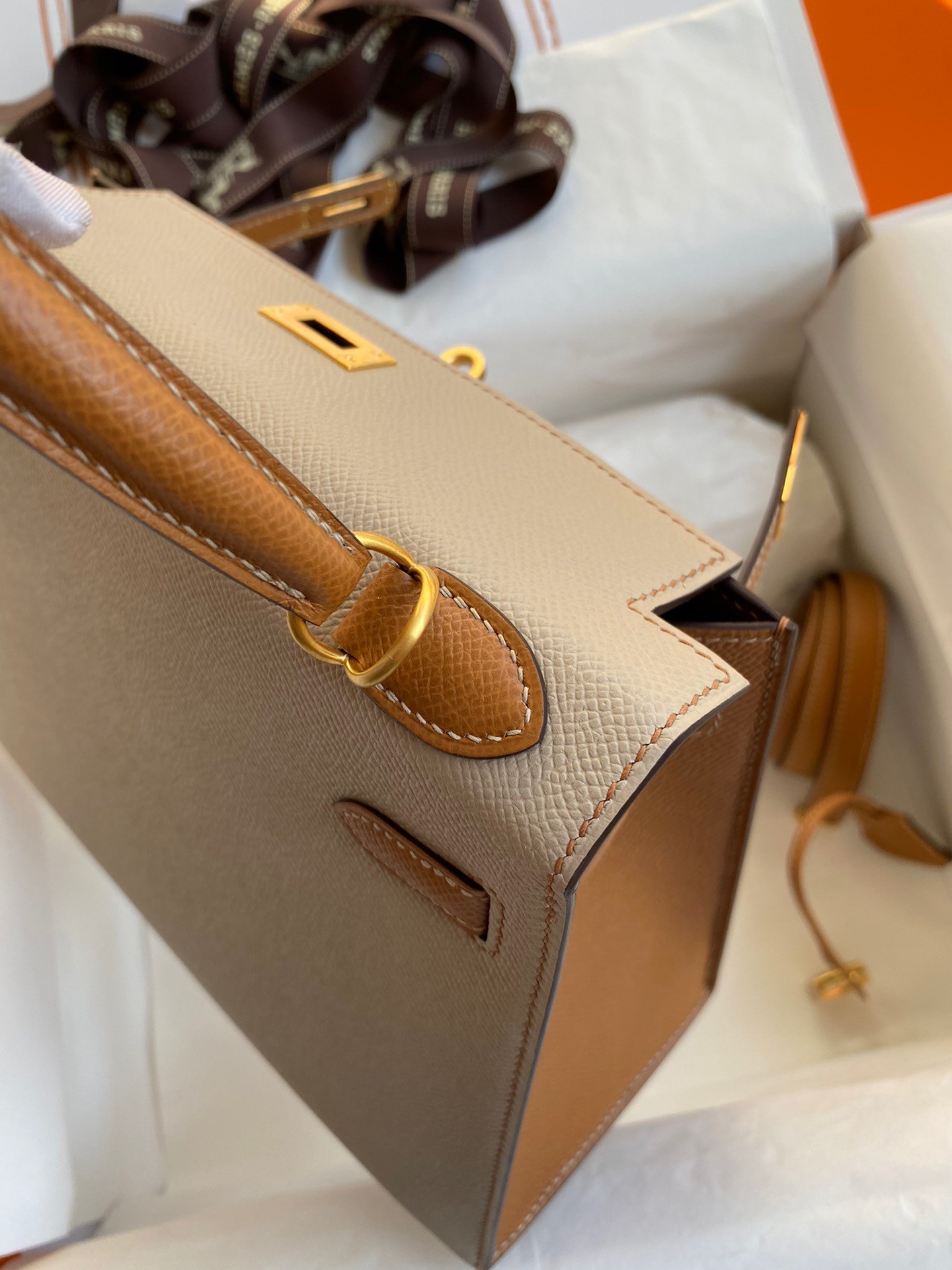 H**mes kelly sellier 25 bicolor bag in trench and gold epsom calfskin